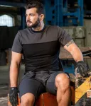 T-Shirt mit zwei Farben T-Shirt mit zwei Farben